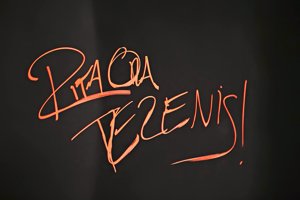 Rita Ora de lo más explosiva para Tezenis