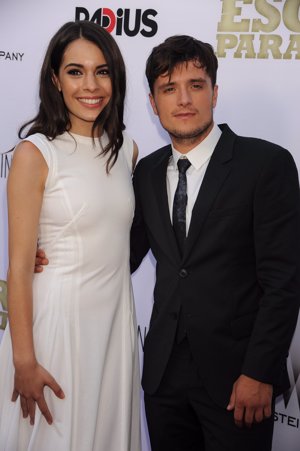 ¿Cómo mantienen la llama del amor Josh Hutcherson y Claudia Traisac?