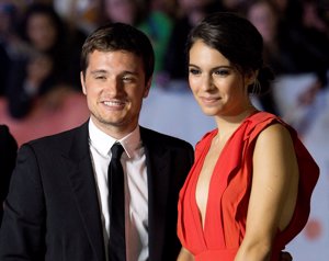 ¿Cómo mantienen la llama del amor Josh Hutcherson y Claudia Traisac?