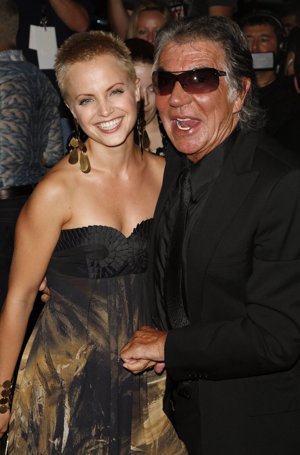 'V de Vendetta': Natalie Portman y otras actrices 'rapadas al cero'