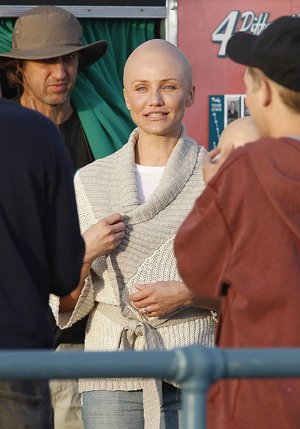 'V de Vendetta': Natalie Portman y otras actrices 'rapadas al cero'