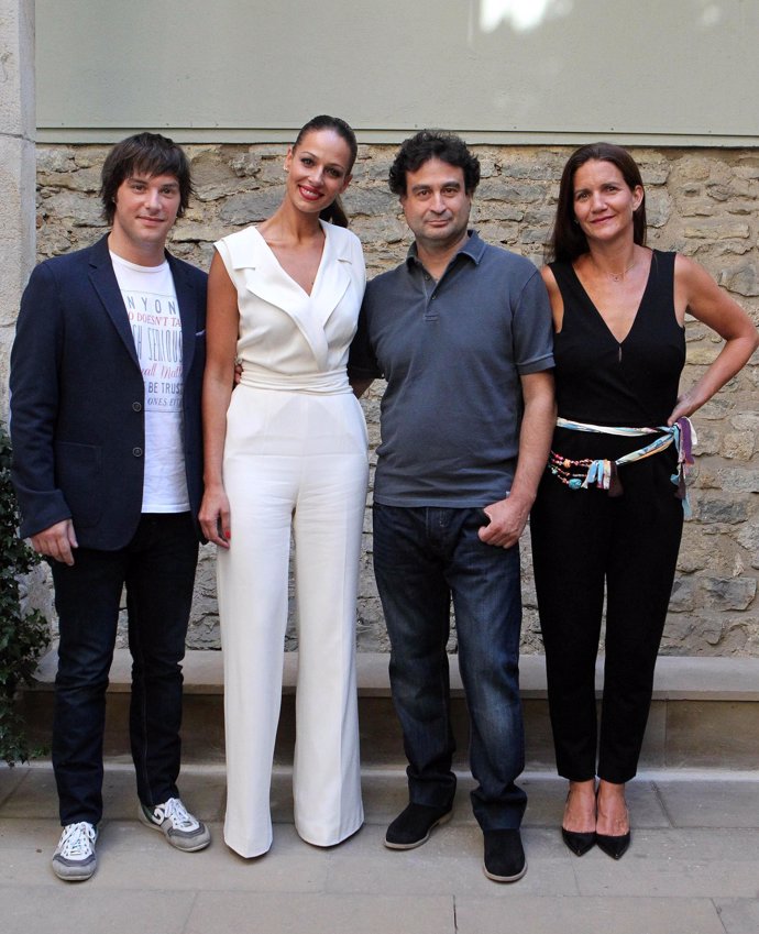 EVA GONZALEZ CON SUS COMPAÑEROS DE MASTERCHEF PEPE SAMANTHA Y JORDI CRUZ