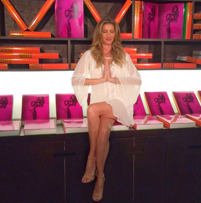 Gisele bündchen promocionando su nuevo libro
