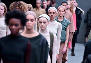 Kanye West busca inspiración para diseñar en su loft de 4 millones de dólares