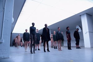 Kanye West busca inspiración para diseñar en su loft de 4 millones de dólares