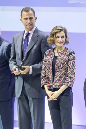 La Reina Letizia y su nueva moda: el uso de las chaquetas étnicas