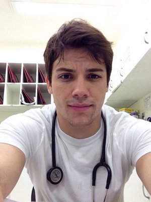 Los médicos más hot de Instagram: ¿quién quiere una consulta?