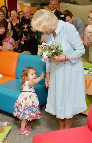 El gesto más tierno de Camilla Parker Bowles a una niña de 2 años