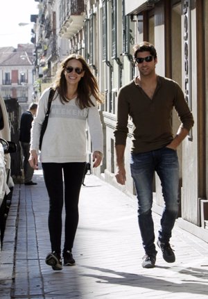 Cayetano Rivera y Eva González, muy acaramelados como marido y mujer