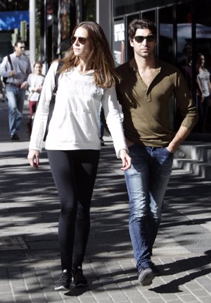 Cayetano Rivera y Eva González, muy acaramelados como marido y mujer