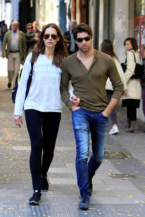 Cayetano Rivera y Eva González, muy acaramelados como marido y mujer