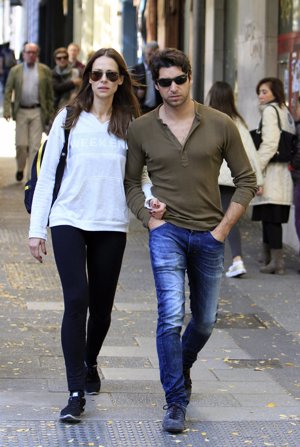 Cayetano Rivera y Eva González, muy acaramelados como marido y mujer