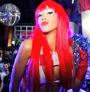 Steisy, de rubia a morena. Los looks de la explosiva tronista de MYHYV