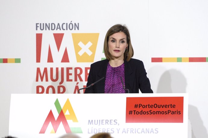 la reina letizia durante su discurso en la fundación mujeres por áfrica