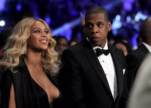 Beyonce y Jay-Z acudiendo al combate en el Centro Mandalay Bay Events