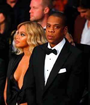 Beyonce y Jay-Z acudiendo al combate en el Centro Mandalay Bay Events