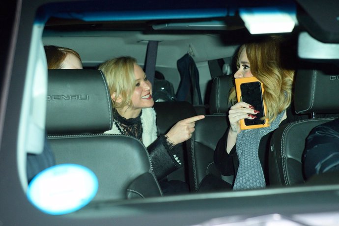 Adele, Jennifer Lawrence y Emma Stone... ¡Noche de chicas!