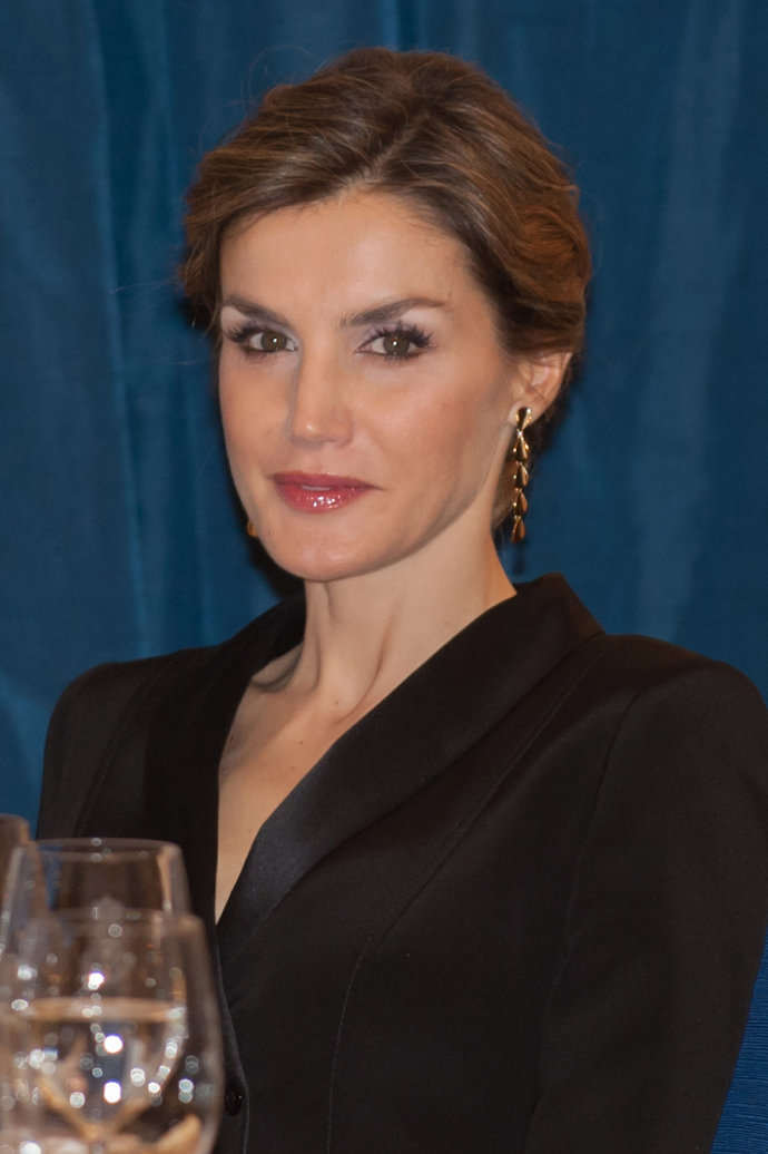 Letizia, una semana de esmoquin: del pantalón al dress