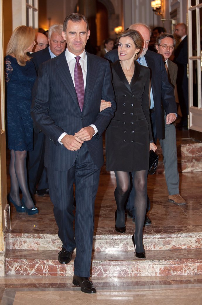 Letizia, una semana de esmoquin: del pantalón al dress