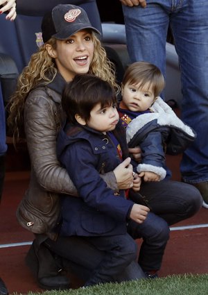 Shakira, Milan y Sasha: los fans incondicionales de papá Piqué