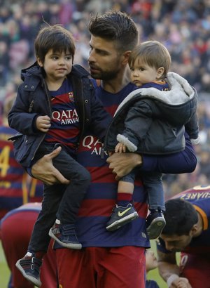 Shakira, Milan y Sasha: los fans incondicionales de papá Piqué