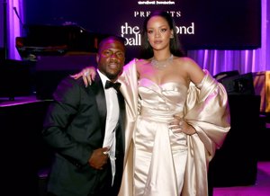 Rihanna con el comediante Kevin Hart