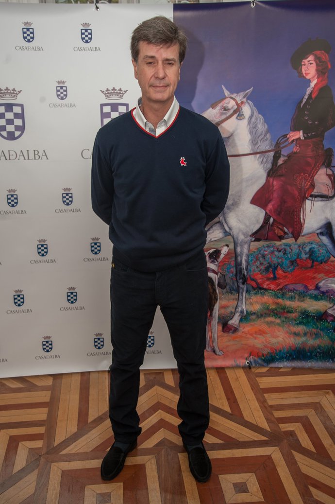 cayetano martinez de irujo en su reaparición pública tras haber sido intervenido en dos operaciones muy graves