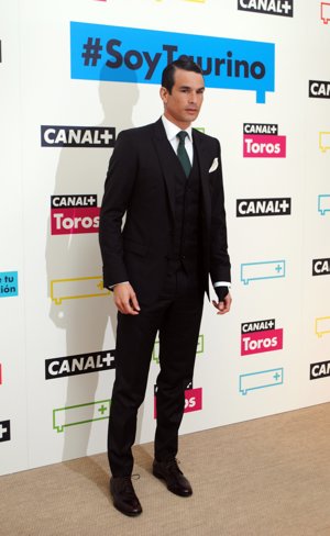 Para ellos: Ideas de trajes para Nochevieja y Nochebuena