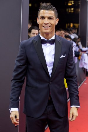 Cristiano, con pajarita y pañuelo blanco este año