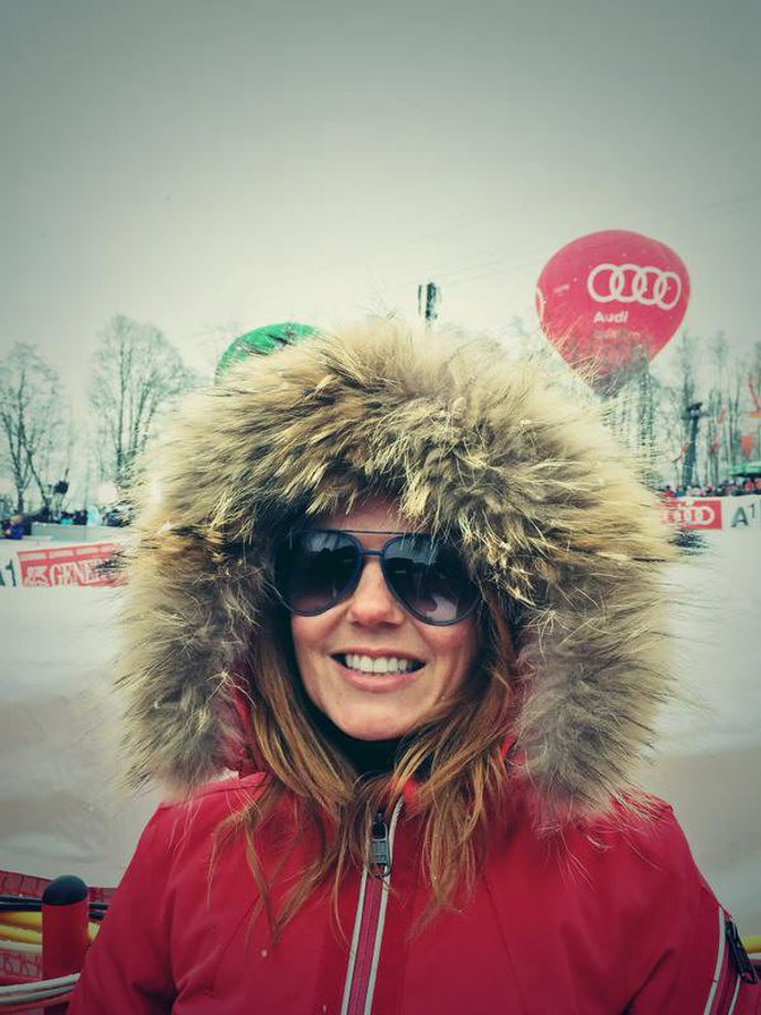 Geri Halliwell, de rojo