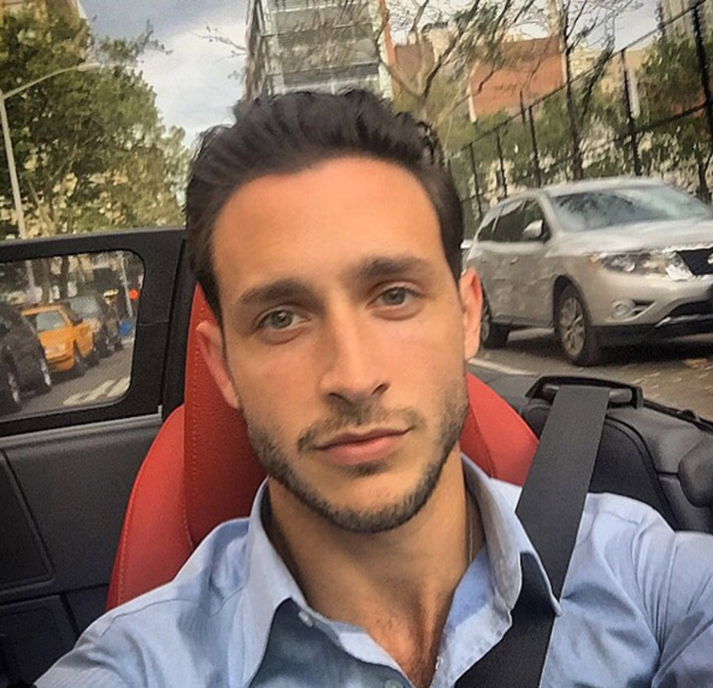 Atentas chicas! El médico más guapo del mundo sortea una cita con él