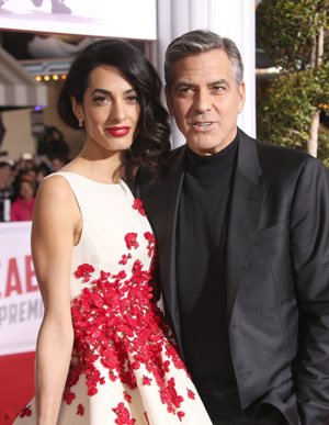 Amal acompañando a Clooney en la premiere Hail, Caesar!