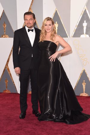 Leonardo DiCaprio junto a Kate Winslet en los Oscars 2016