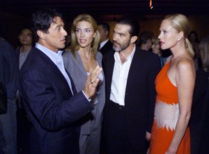 SYLVESTER STALLONE Y FLAVIN CON BANDERAS Y MELANIE GRIFFITH