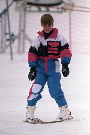 El príncipe William cuando era pequeño en la nieve