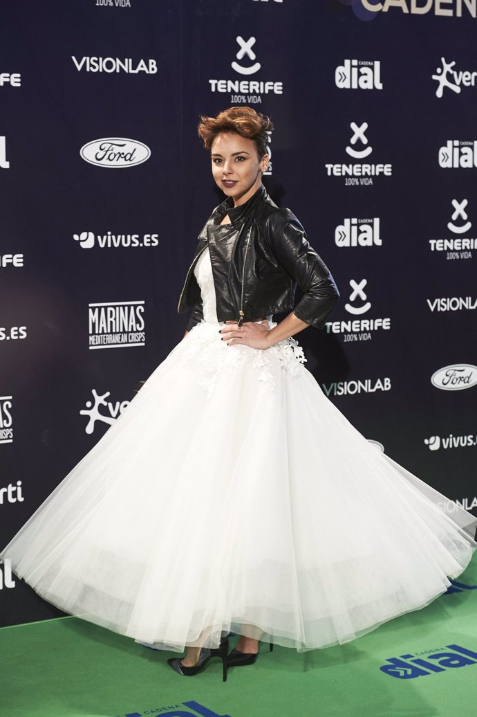 chenoa de hannibal laguna en los premios cadena dial