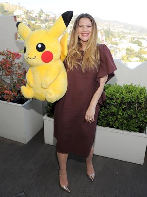 Drew Barrymore con Pikachu