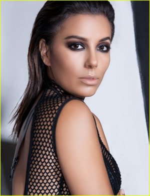 Eva Longoria a lo KIm Kardashian en VVV Magazine