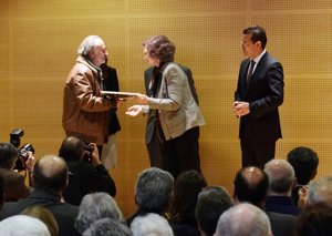 La Reina Sofía siempre con los enfermos