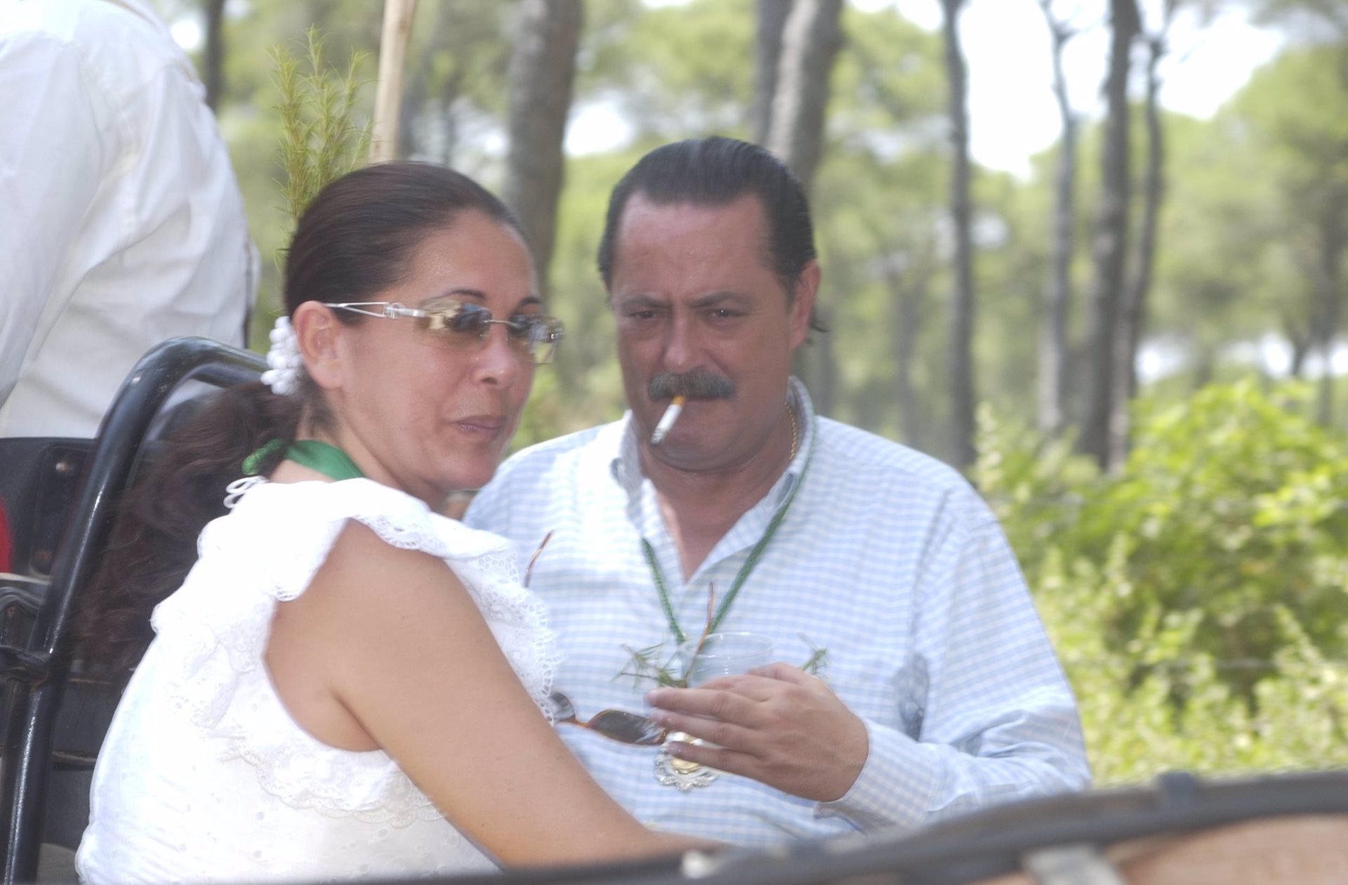 julian muñoz e isabel pantoja en el rocio en 2003
