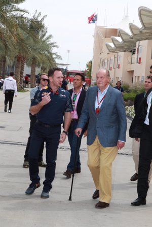El Rey Juan Carlos disfruta de la Fórmula 1 en Bahréin