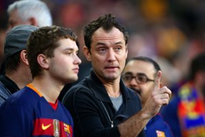 Jude Law y su hijo: ¿De qué equipo de fútbol español son fans?