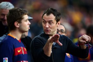 Jude Law y su hijo: ¿De qué equipo de fútbol español son fans?