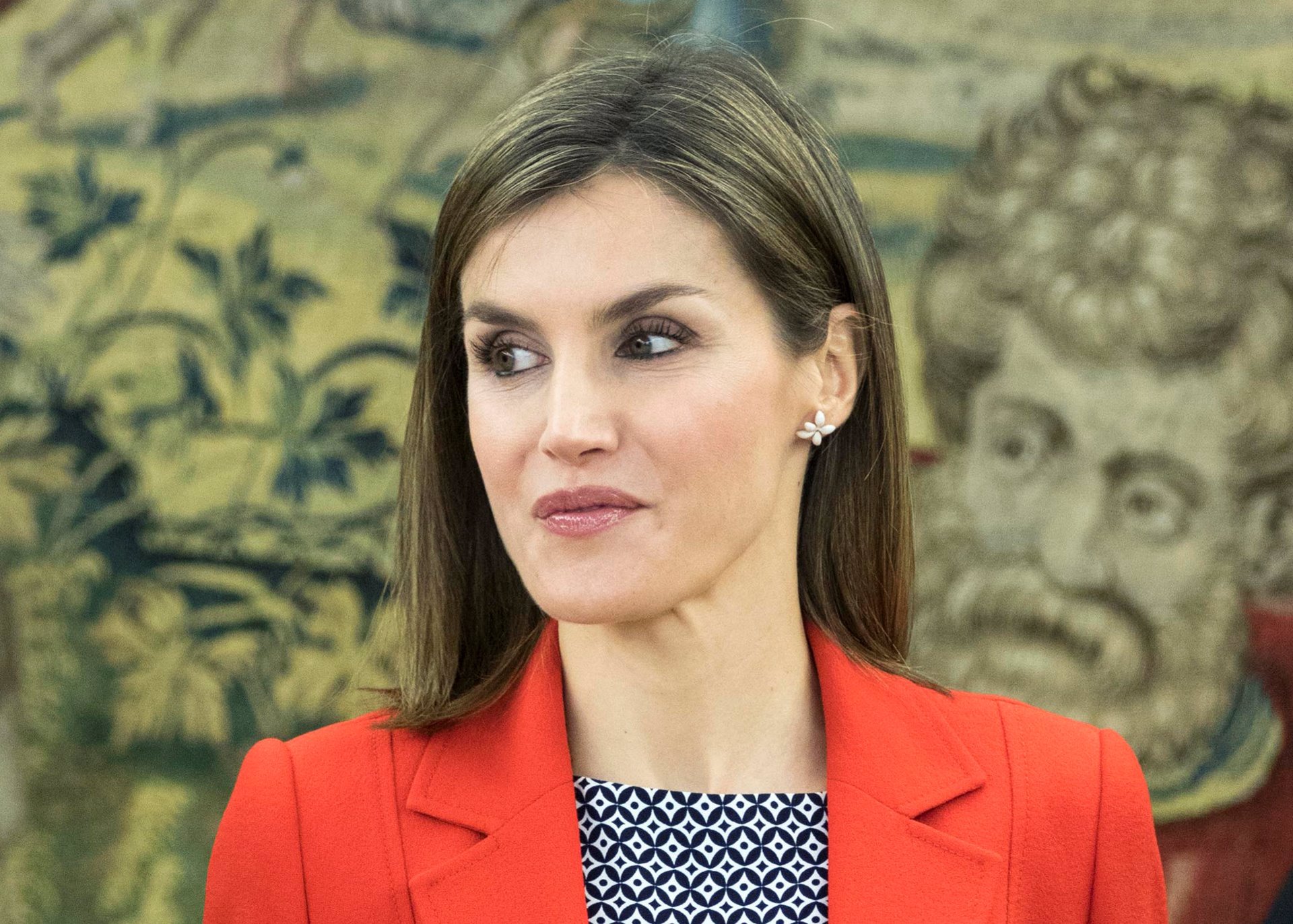 REINA LETIZIA PENDIENTES JAZMIN