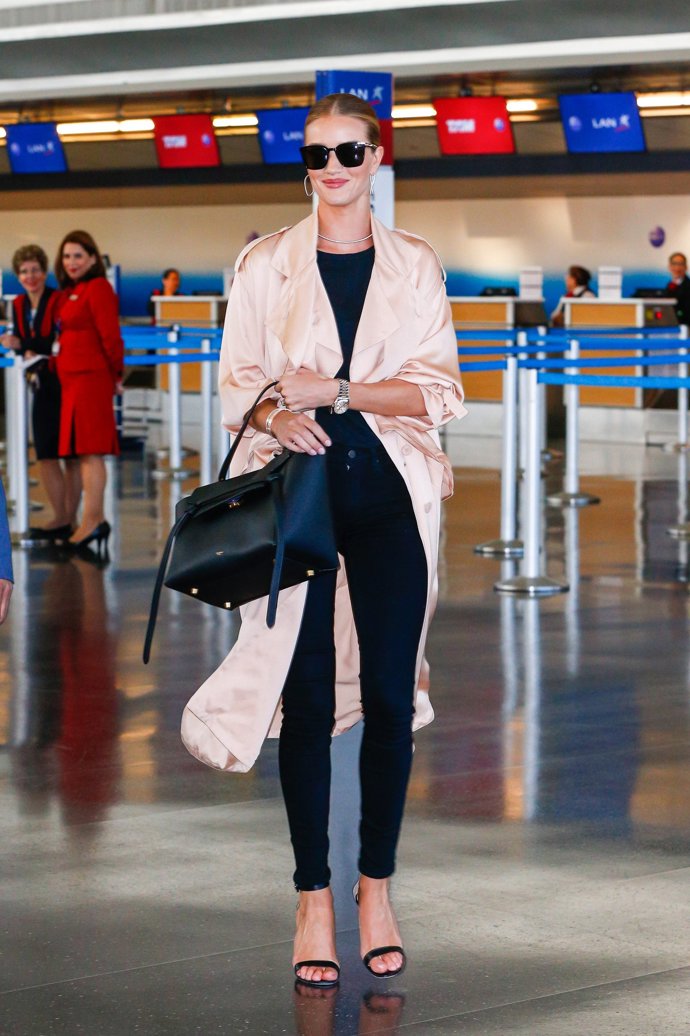 Rosie Huntington-Whiteley en el aeropuerto de Nueva York