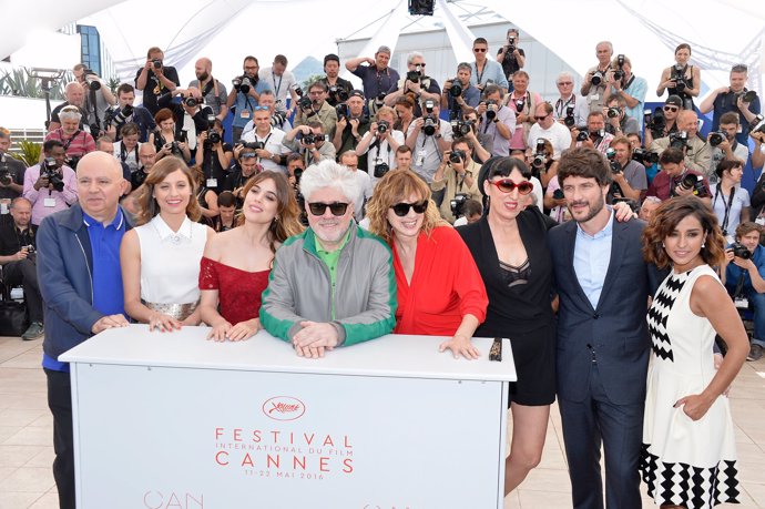 elenco al completo de julieta