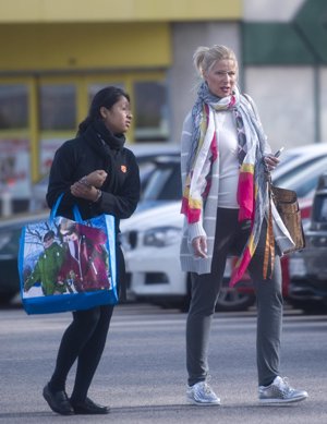 Anne Igartiburu, de compras con su hija