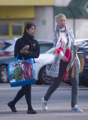 Anne Igartiburu, de compras con su hija