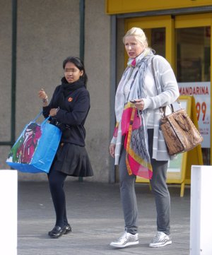 Anne Igartiburu, de compras con su hija