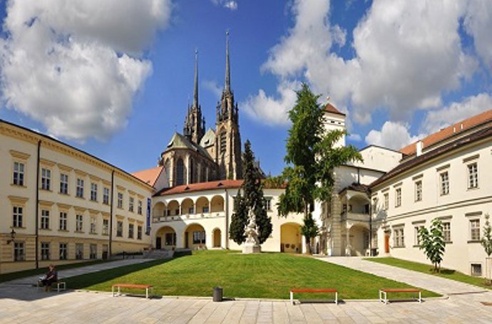 EN BRNO